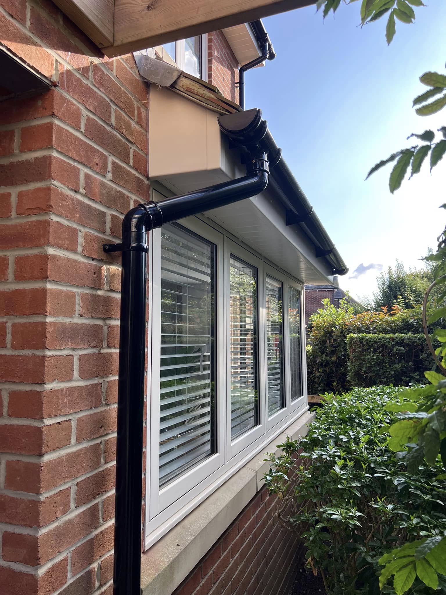 flush window profile from the side showing seamless effect