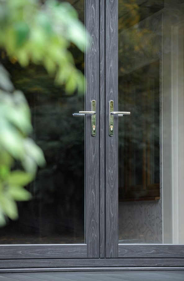 door handles on Heritage flush door